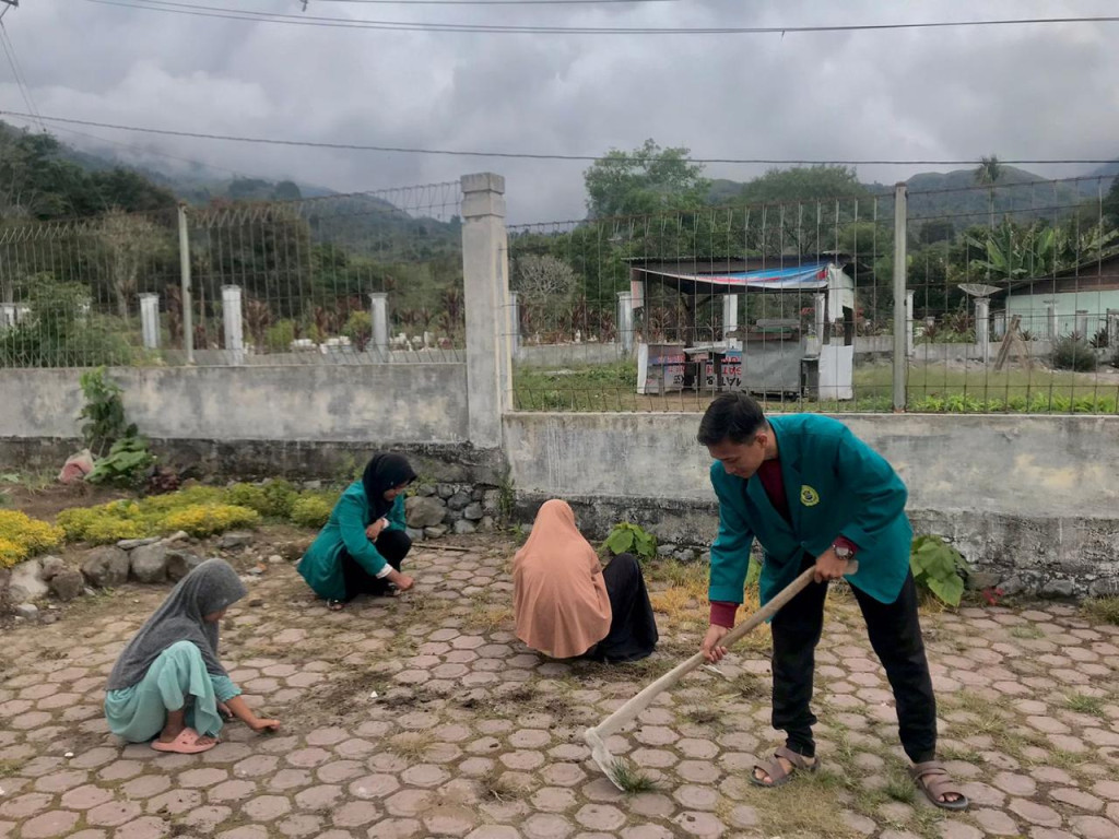 kegiatan kerja bakti kampung bies penentanan 